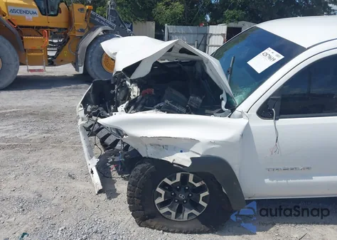 2021 Toyota Tacoma Trd Off-Road z USA, uszkodzony, nr VIN 3TMCZ5AN8MM389015